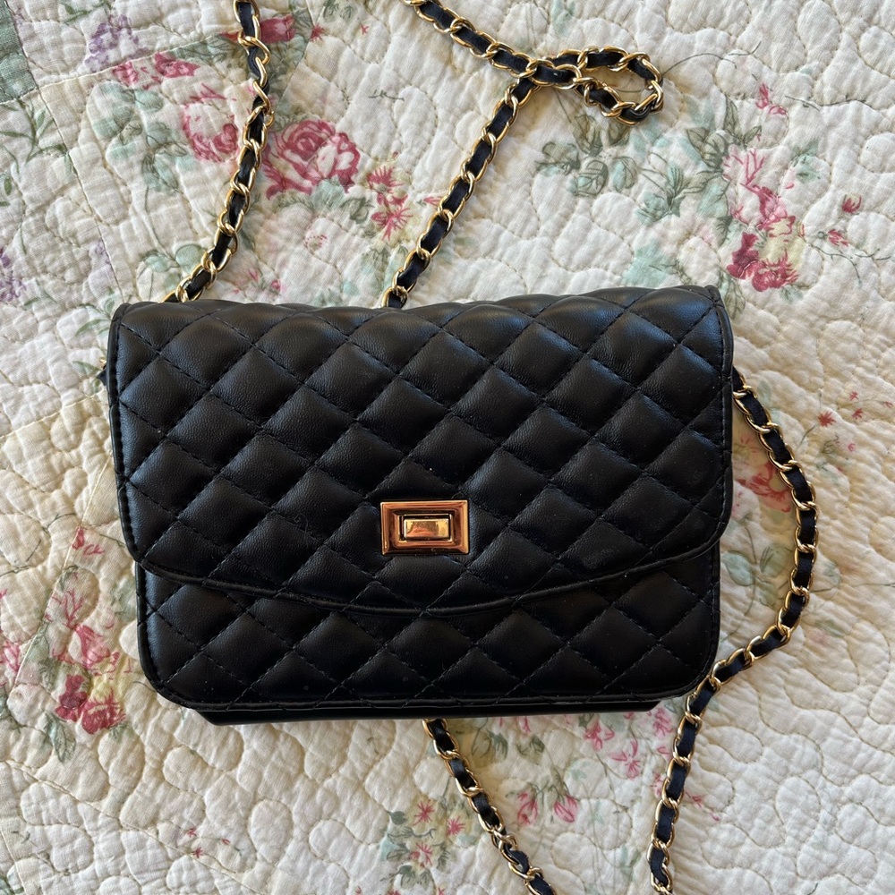 Black Quilted Chain Shoulder Bag